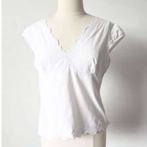 Janeville Elegant White Lace Trimmed Women's Top